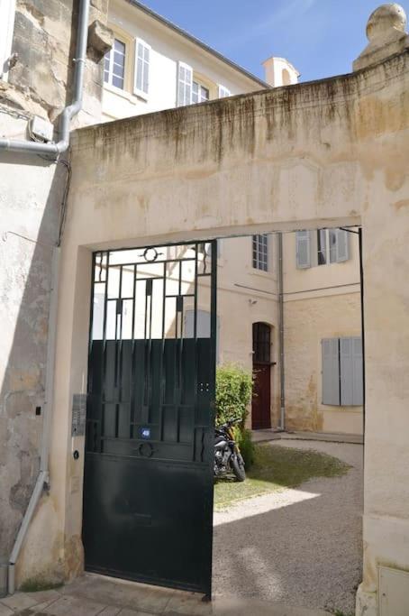 L'Atypik: Superbe Duplex Climatise Au Coeur D'Avignon Intra-Muros Apartamento Exterior foto